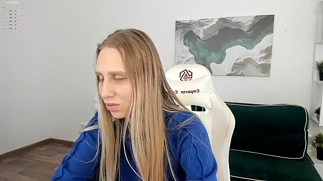 Snapshot of miissblonde chatting on 03-17-25, 05:56 miissblonde online show from 03-17-25, 05:56
