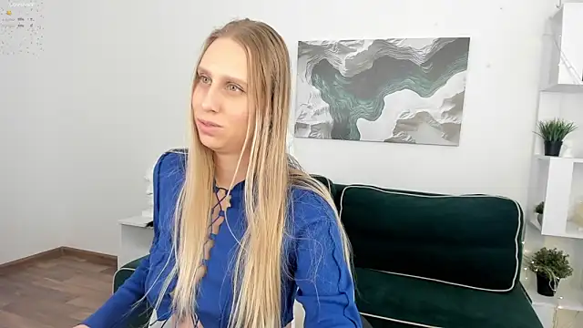 Snapshot of miissblonde chatting on 03-19-25, 02:48 miissblonde online show from 03-19-25, 02:48
