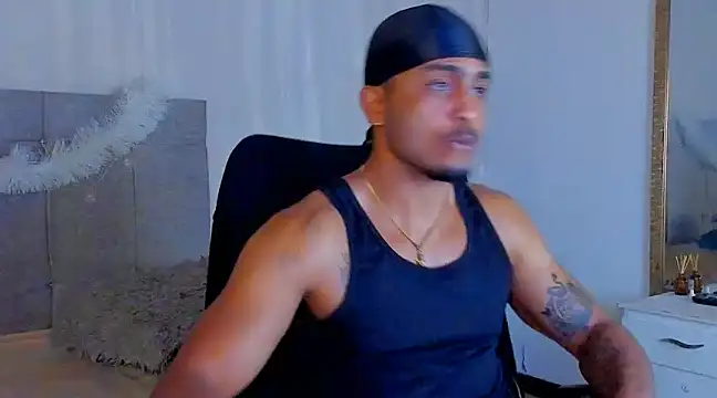 Snapshot of Mateo_Reales chatting on 12-29-24, 03:33 Mateo Reales online show from 12-29-24, 03:33