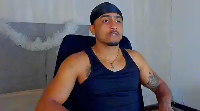 Snapshot of Mateo_Reales chatting on 12-29-24, 06:35 Mateo Reales online show from 12-29-24, 06:35