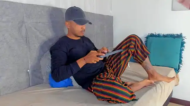 Snapshot of Mateo_Reales chatting on 01-18-25, 04:15 Mateo Reales online show from 01-18-25, 04:15