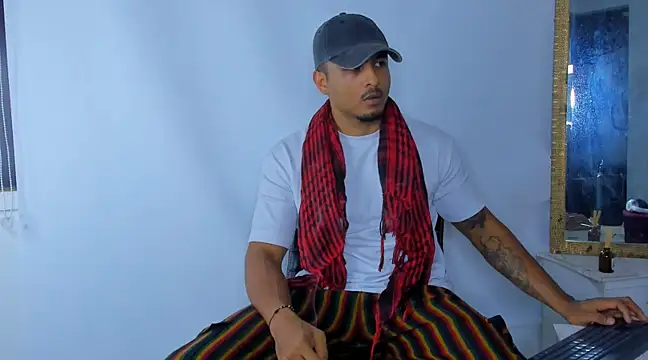 Snapshot of Mateo_Reales chatting on 01-27-25, 04:09 Mateo Reales online show from 01-27-25, 04:09