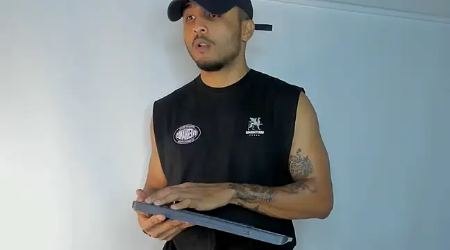 Snapshot of Mateo_Reales chatting on 03-06-25, 03:57 Mateo Reales online show from 03-06-25, 03:57