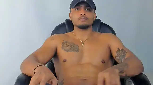 Snapshot of Mateo_Reales chatting on 03-15-25, 07:20 Mateo Reales online show from 03-15-25, 07:20