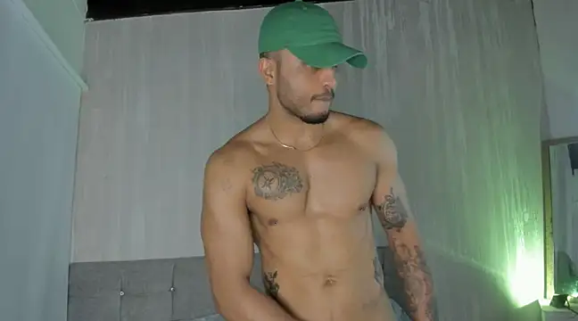 Snapshot of Mateo_Reales chatting on 03-19-25, 03:30 Mateo Reales online show from 03-19-25, 03:30