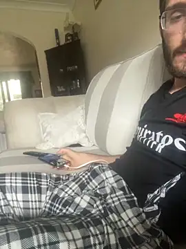 EE123458 online show from 10-03-25, 12:46