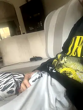 EE123458 online show from 10-31-25, 03:02