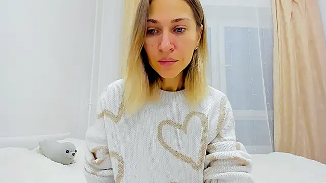 Mona Cruz online show from 12-11-24, 05:10