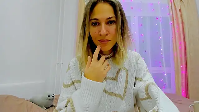 Mona Cruz online show from 12-14-24, 05:18