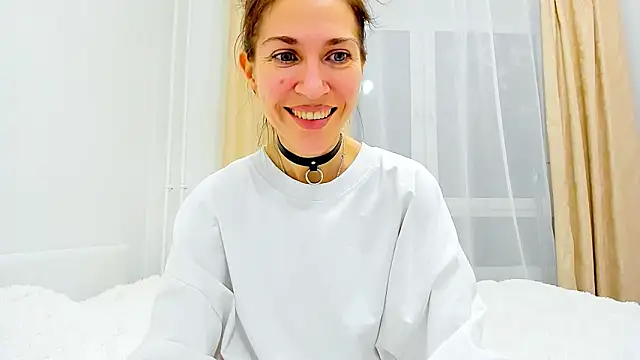 Mona Cruz online show from 02-04-25, 09:20