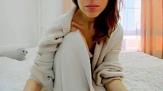 Mona Cruz online show from 02-11-26, 05:12