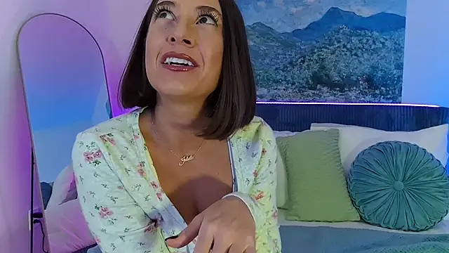 Snapshot of OutdoorXventure chatting on 10-28-25, 03:32 OutdoorXventure online show from 10-28-25, 03:32