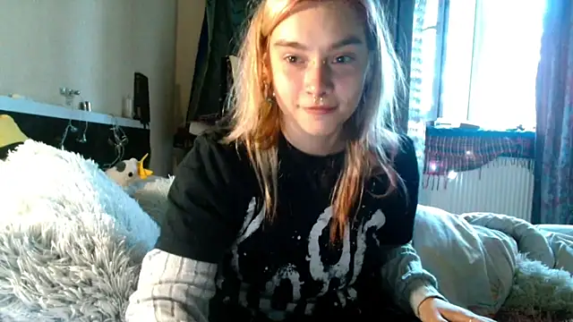 Sophie Bell online show from 05-07-26, 04:56