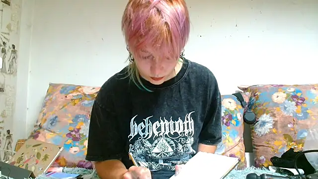 Sophie Bell online show from 06-13-26, 08:07