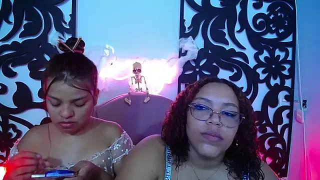 Snapshot of your_little_naughty1 chatting on 10-29-25, 03:09 your little naughty1 online show from 10-29-25, 03:09