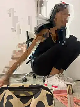 Snapshot of MelodyBliss chatting on 02-26-26, 09:47 MelodyBliss online show from 02-26-26, 09:47