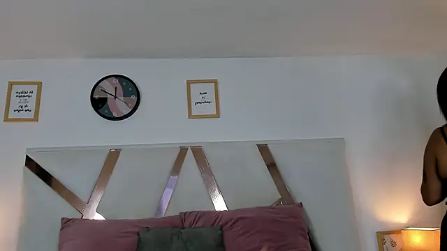 KendalMilleer online show from 01-20-25, 04:21