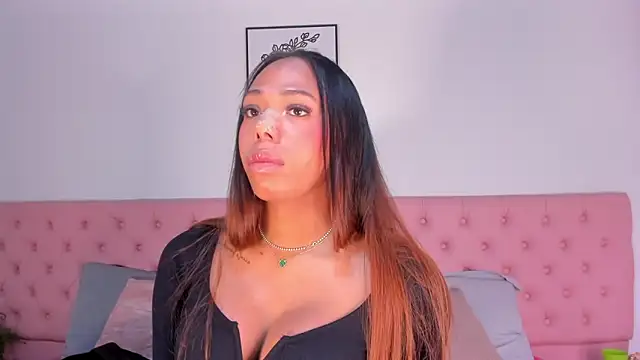 Nicole Paradise online show from 11-17-25, 12:33