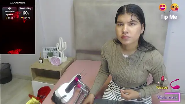 Snapshot of SophiaMeyerst chatting on 04-15-26, 12:56 SophiaMeyerst online show from 04-15-26, 12:56