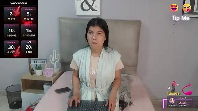 Snapshot of SophiaMeyerst chatting on 04-28-26, 01:27 SophiaMeyerst online show from 04-28-26, 01:27