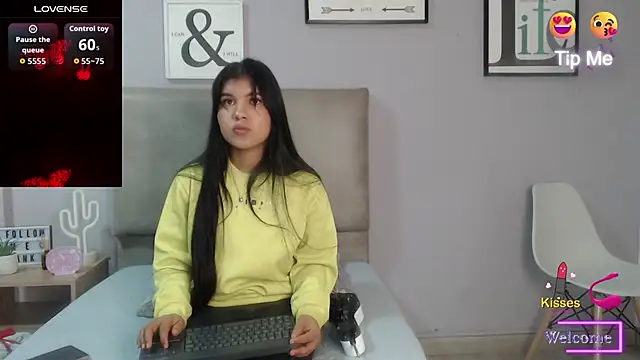 Snapshot of SophiaMeyerst chatting on 05-04-26, 01:07 SophiaMeyerst online show from 05-04-26, 01:07