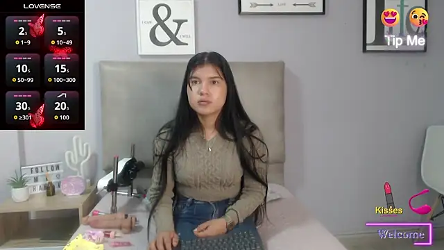Snapshot of SophiaMeyerst chatting on 05-13-26, 06:16 SophiaMeyerst online show from 05-13-26, 06:16