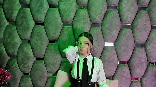 Aurora 18 online show from 01-15-26, 02:43