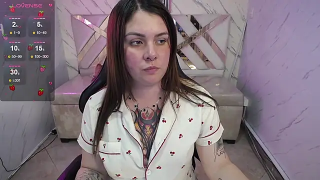 Snapshot of Paula_b_ chatting on 09-16-25, 01:34 Paula b online show from 09-16-25, 01:34