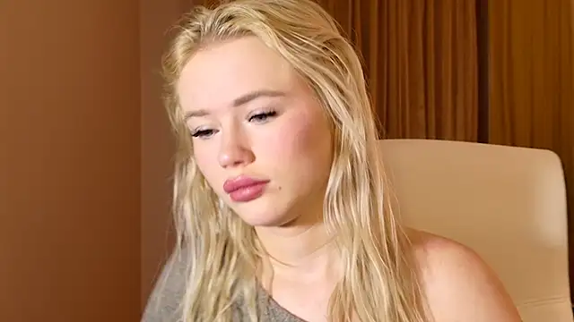 LexieLoree online show from 12-24-24, 04:55