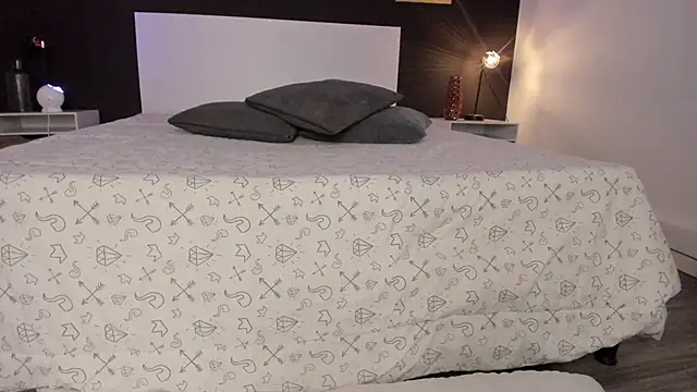 VioletPaket online show from 01-17-25, 08:44