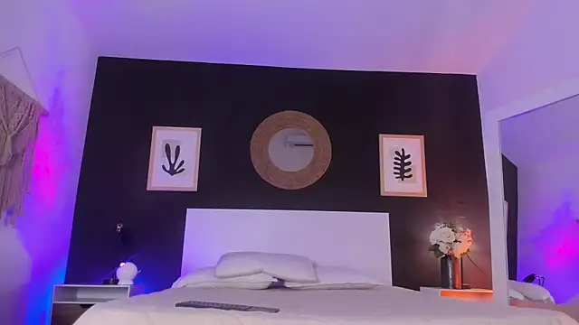 VioletPaket online show from 10-22-25, 11:43