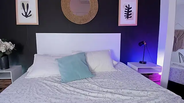 Snapshot of VioletPaket chatting on 02-10-26, 11:25 VioletPaket online show from 02-10-26, 11:25