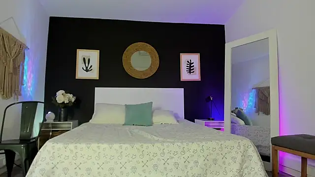 Snapshot of VioletPaket chatting on 02-11-26, 11:48 VioletPaket online show from 02-11-26, 11:48