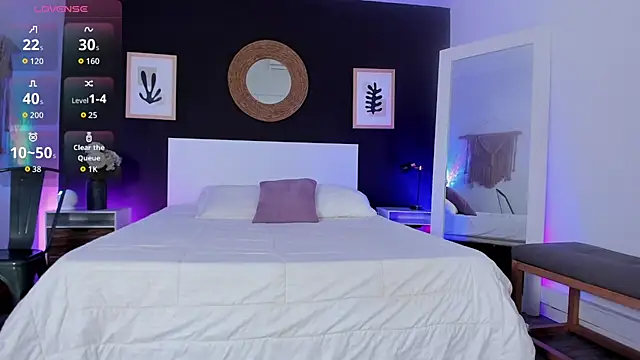 Snapshot of VioletPaket chatting on 02-22-26, 01:09 VioletPaket online show from 02-22-26, 01:09