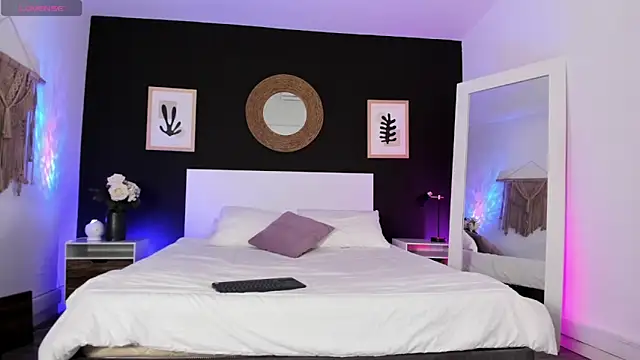 Snapshot of VioletPaket chatting on 02-24-26, 12:14 VioletPaket online show from 02-24-26, 12:14