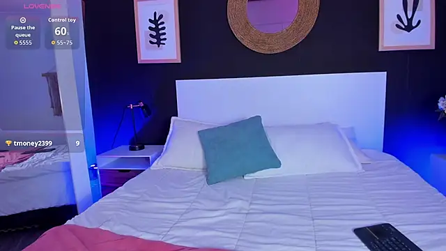 Snapshot of VioletPaket chatting on 03-23-26, 12:42 VioletPaket online show from 03-23-26, 12:42