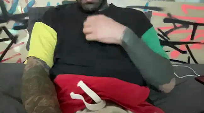 Snapshot of kameray12 chatting on 03-06-25, 11:36 kameray12 online show from 03-06-25, 11:36