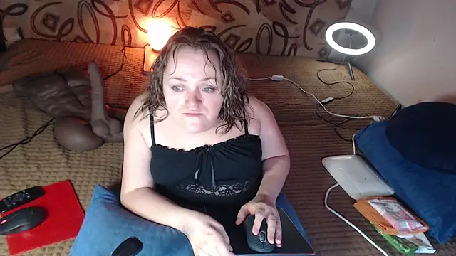 MiniNatalie online show from 01-22-25, 04:23