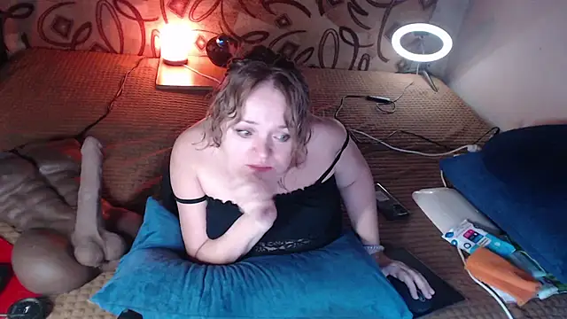 MiniNatalie online show from 01-23-25, 05:21