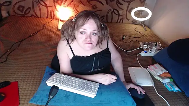 MiniNatalie online show from 01-24-25, 01:57