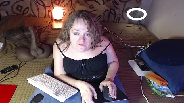 MiniNatalie online show from 01-26-25, 05:23