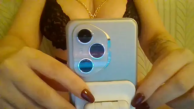 Snapshot of Twerkqueenn chatting on 11-23-25, 11:48 Twerkqueenn online show from 11-23-25, 11:48