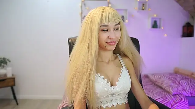 Amai  Liu online show from 11-21-25, 09:19