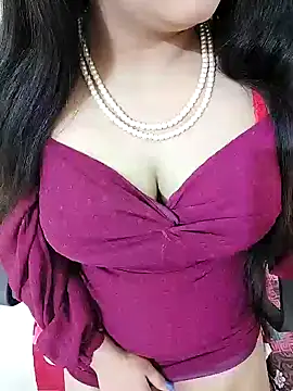 Snapshot of SHUBHI880 chatting on 02-07-25, 07:06 SHUBHI880 online show from 02-07-25, 07:06