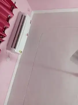 Snapshot of SHUBHI880 chatting on 09-29-25, 06:13 SHUBHI880 online show from 09-29-25, 06:13