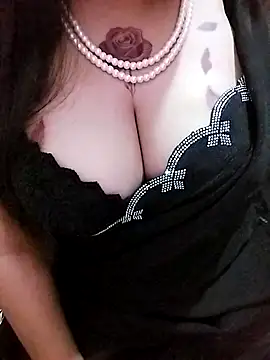 Snapshot of SHUBHI880 chatting on 10-04-25, 09:07 SHUBHI880 online show from 10-04-25, 09:07