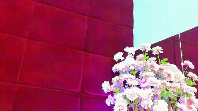 Snapshot of Alexxa chatting on 10-28-25, 06:43 Alexxa online show from 10-28-25, 06:43