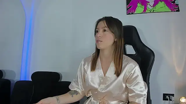 roxanne jones1 online show from 06-18-26, 06:12