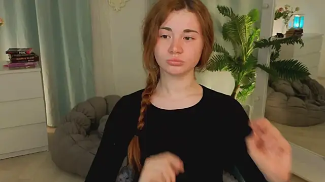 Snapshot of Freckle_Diyana chatting on 06-01-26, 02:02 Freckle Diyana online show from 06-01-26, 02:02