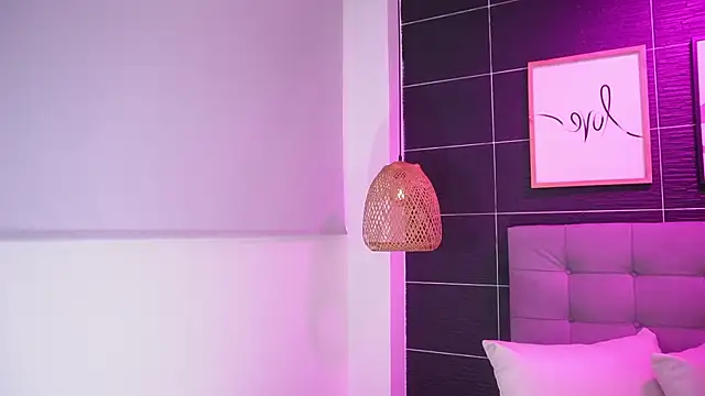 Bella TS  online show from 03-08-25, 10:24